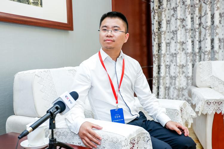 鄢军华:朗宇信息致力于为企业提供更高端稳定的服务